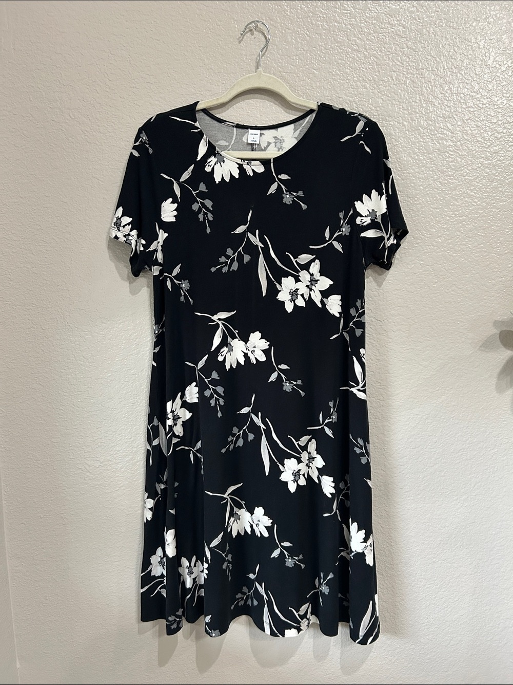 Old Navy Black Midi Dress White Floral Print Short Sleeve Sz L Casual TC0211